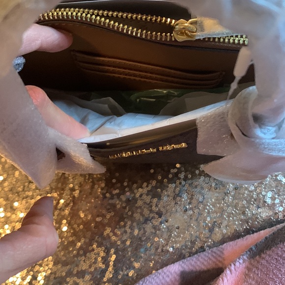 Michael Kors Mercer Medium Messenger Brown NEW - Picture 11 of 12